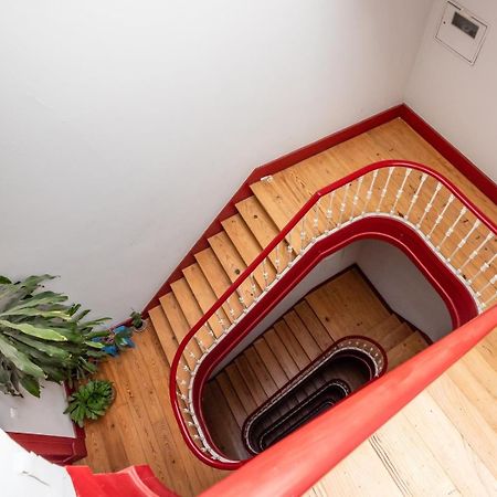 Апартаменты Guestready - Rare Terrace Apt, Historic Center Лиссабон Экстерьер фото