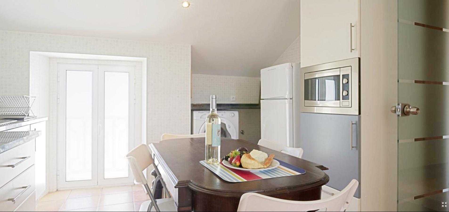 Апартаменты Guestready - Rare Terrace Apt, Historic Center Лиссабон Экстерьер фото