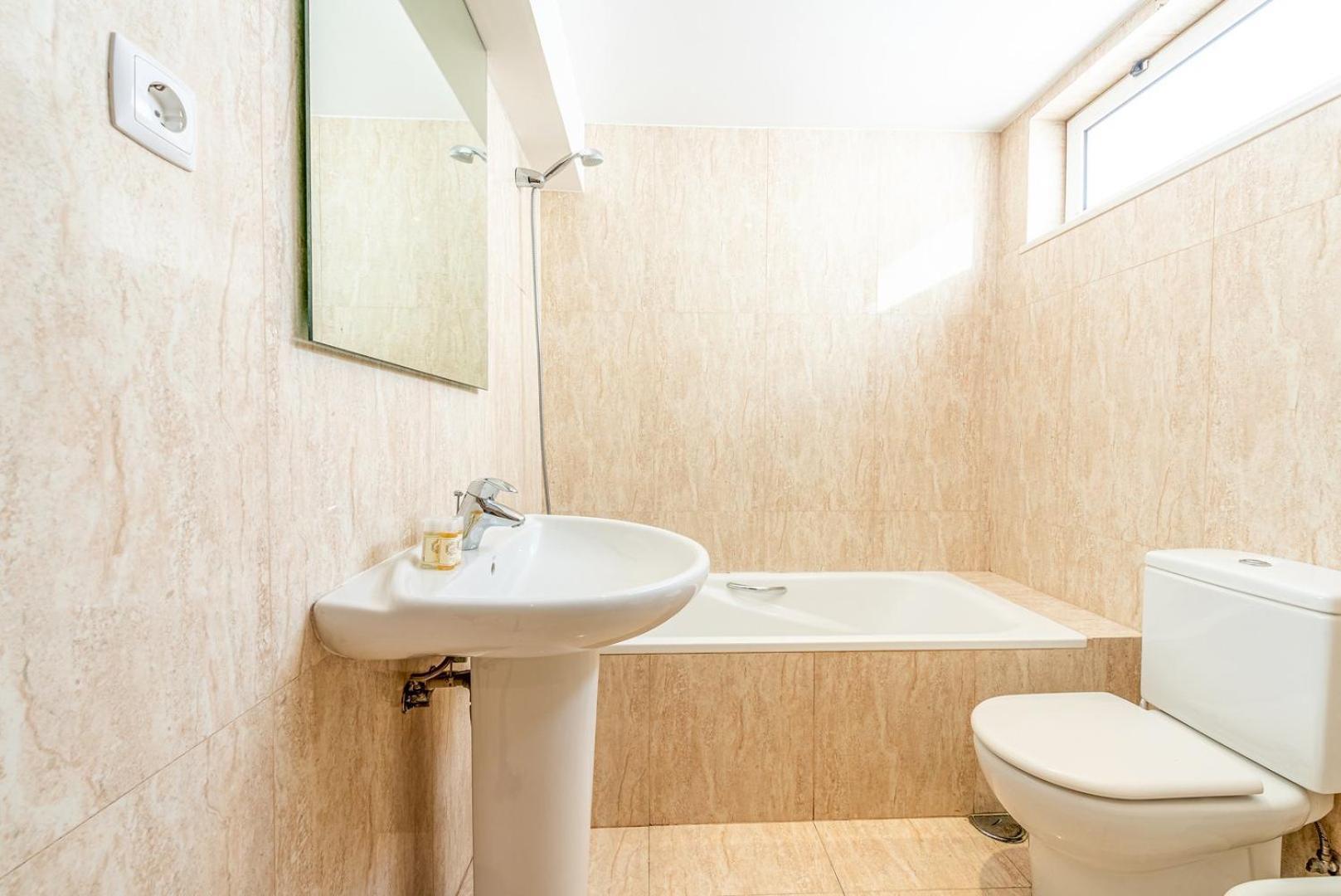 Апартаменты Guestready - Rare Terrace Apt, Historic Center Лиссабон Экстерьер фото